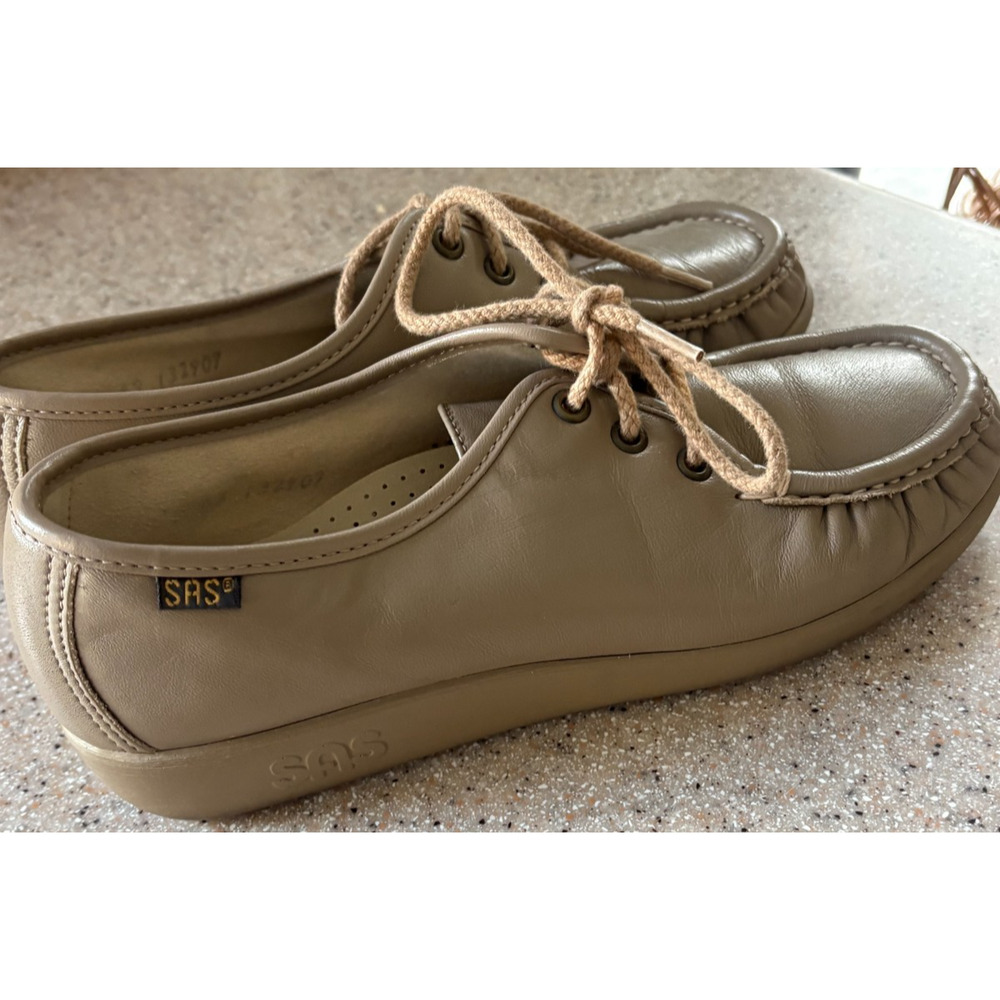 SAS Women's Siesta Loafer Size 6.5 Lace Up Beige Leather Walking Shoe Tripad